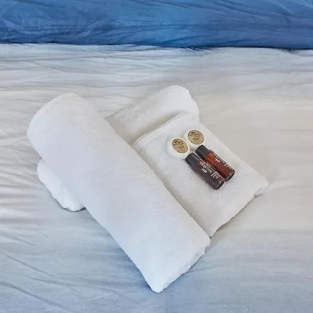 Stylish And Comfortable In Perreire Paryż